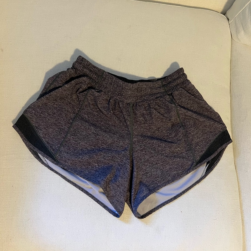 Lululemon Athletica Hotty Hot 4” Heathered Gray Athletic Shorts - Sz 8